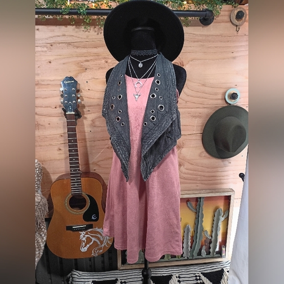 Vintage Y2K Forever 21 Acid Wash Grommet Vest - Edgy Boho Biker - Size M - Picture 9 of 10